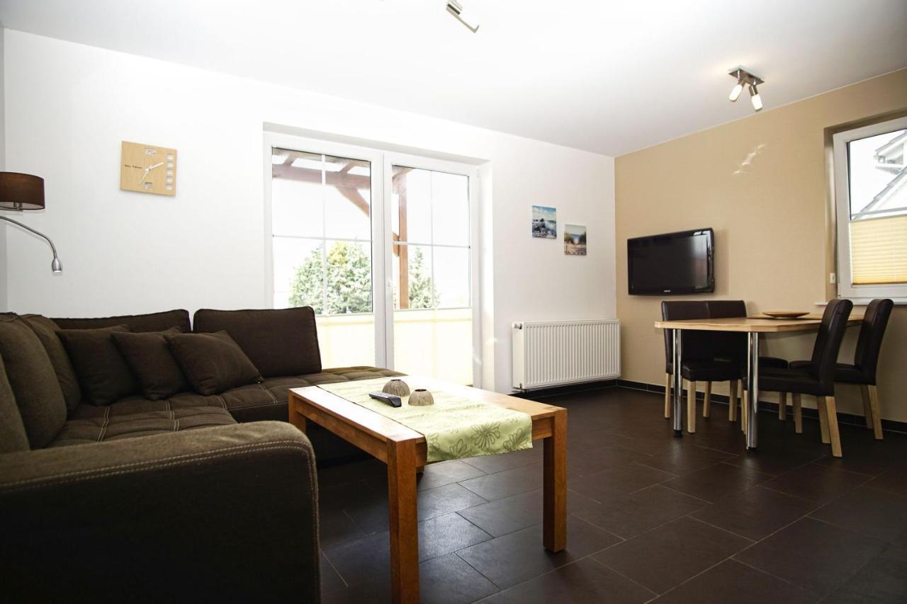 Schicke Fewo Mit Terrasse, Gratis Nutzung Vom Ahoi Erlebnisbad Und Sauna In Sellin - Haus De Niege Wech Fewo 02 티소브 외부 사진