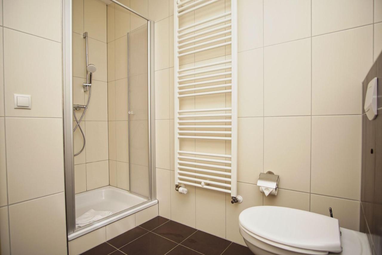Schicke Fewo Mit Terrasse, Gratis Nutzung Vom Ahoi Erlebnisbad Und Sauna In Sellin - Haus De Niege Wech Fewo 02 티소브 외부 사진