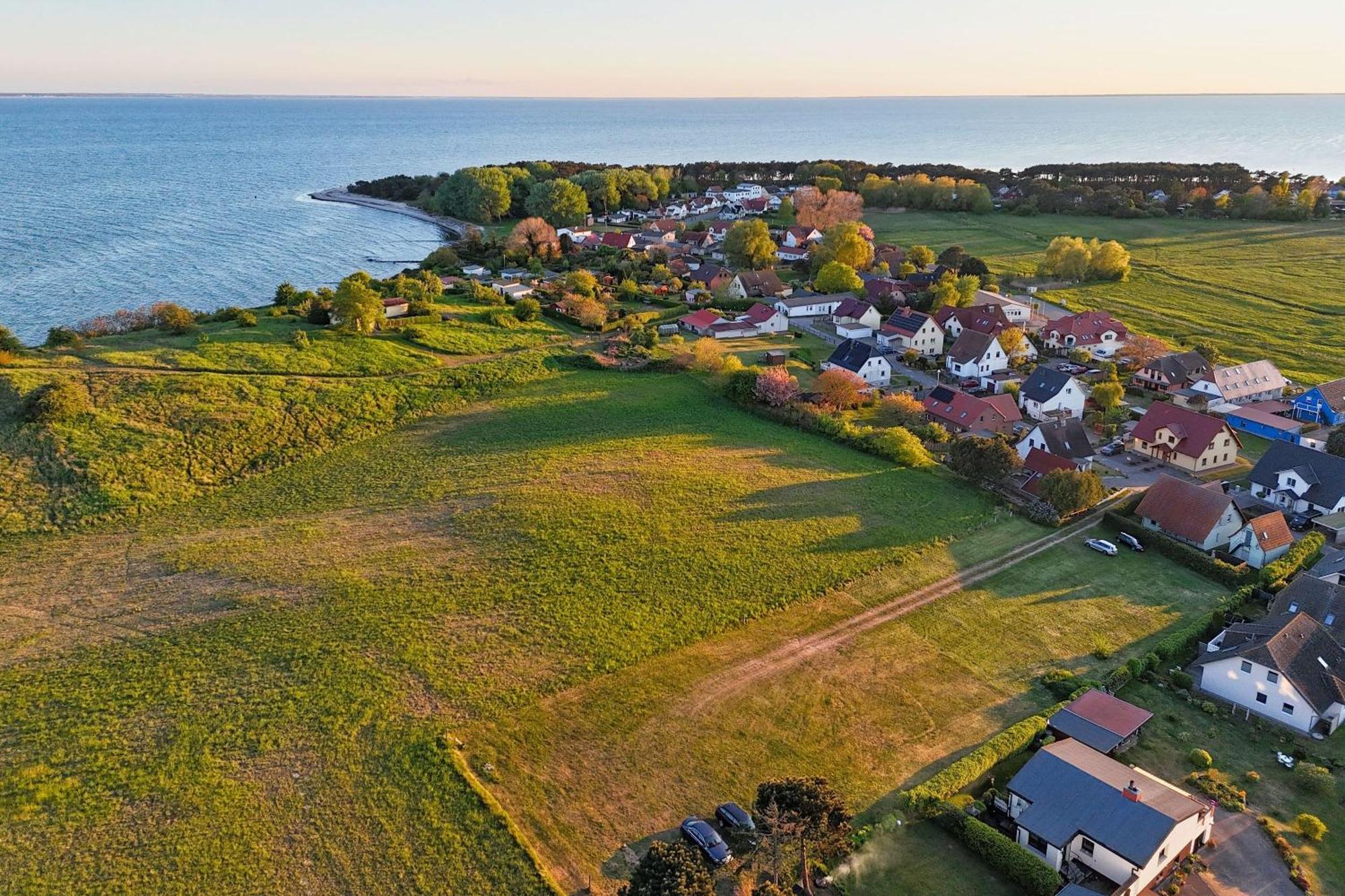Schicke Fewo Mit Terrasse, Gratis Nutzung Vom Ahoi Erlebnisbad Und Sauna In Sellin - Haus De Niege Wech Fewo 02 티소브 외부 사진